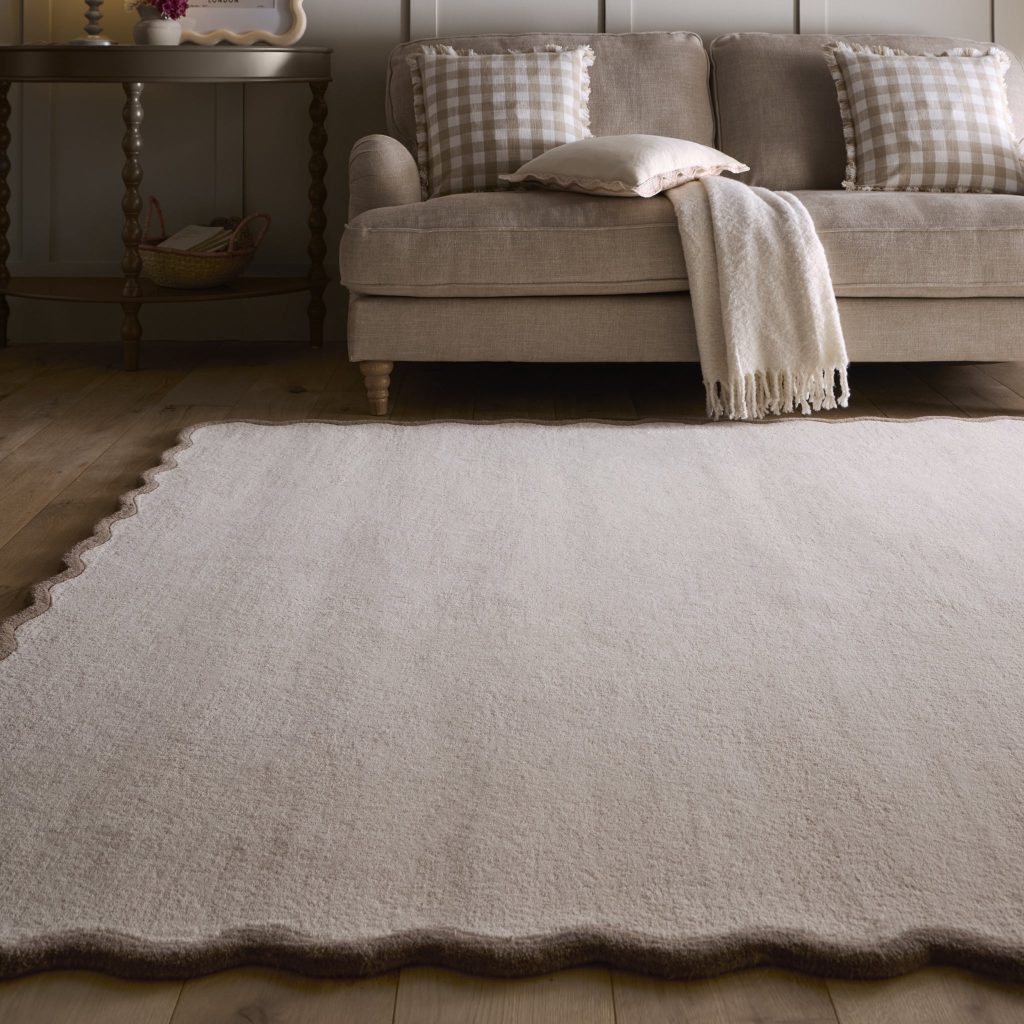 Scalloped Elsie Natural / Brown Contemporary Rugs UK Mainland Free Shipping